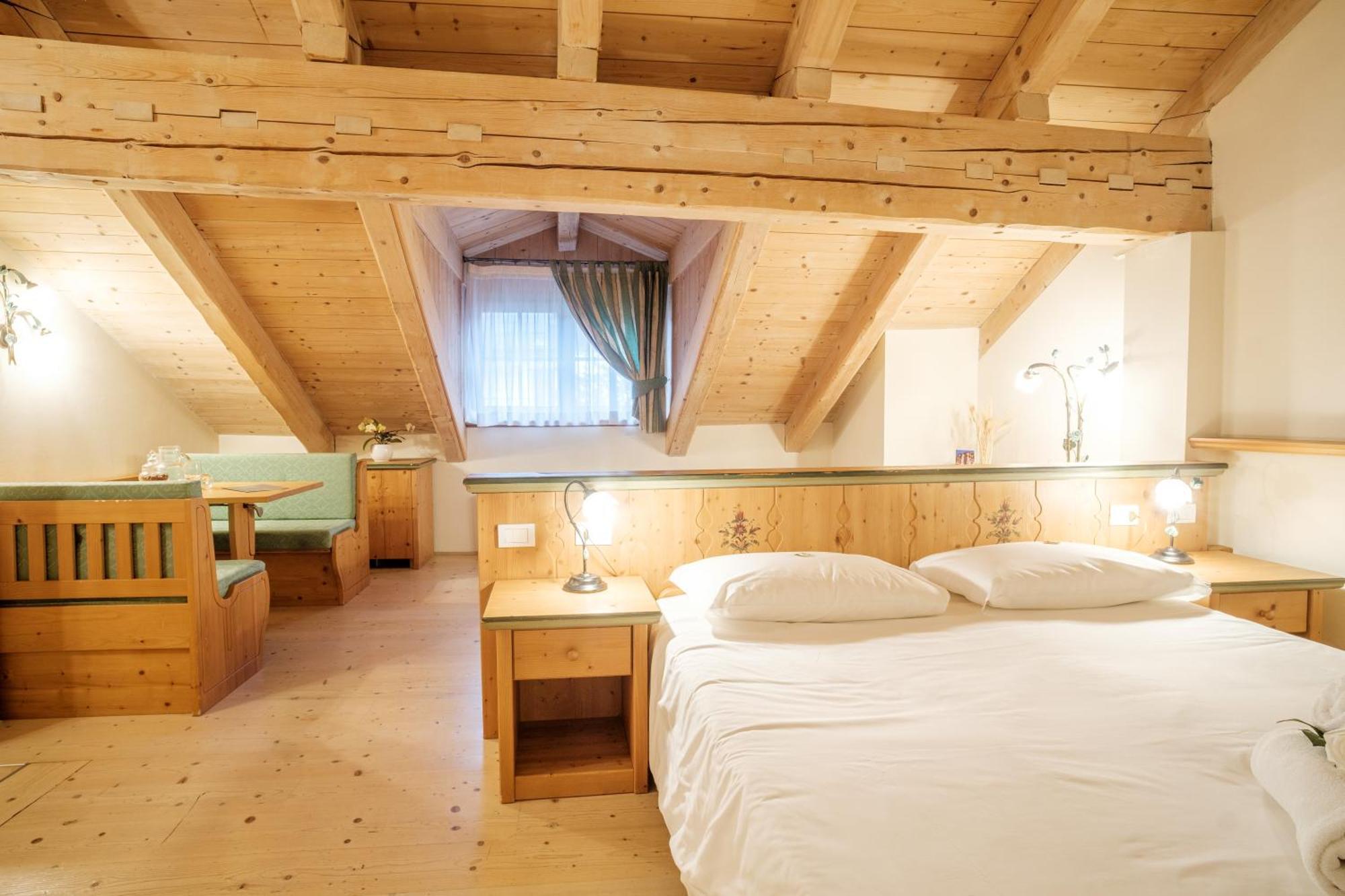 Casa Moresc สปิอาซโซ ภายนอก รูปภาพ