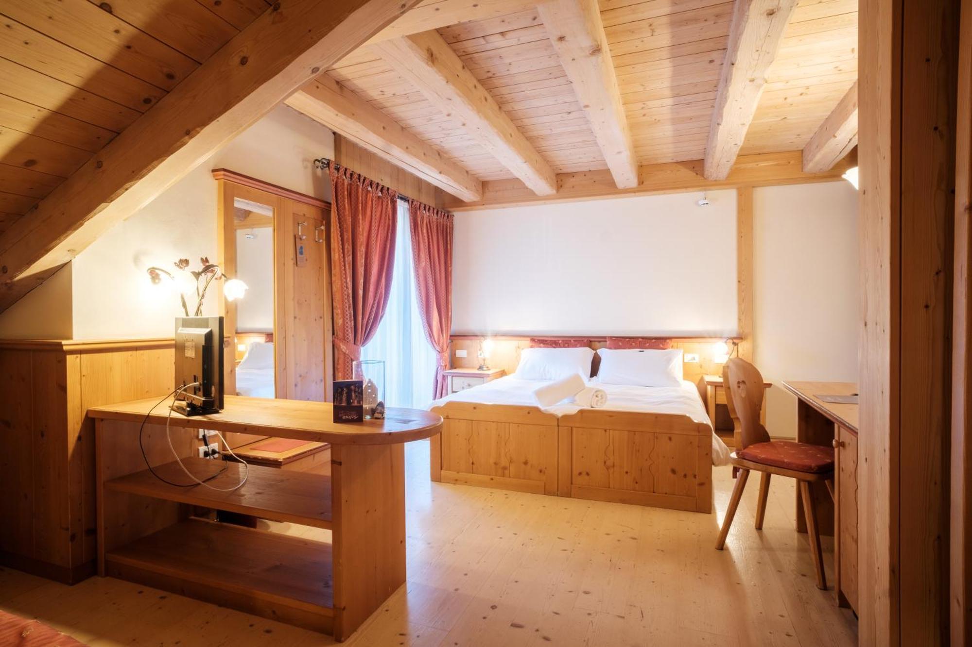 Casa Moresc สปิอาซโซ ภายนอก รูปภาพ